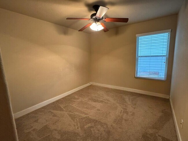 Building Photo - 5550 Casa Calvet Dr