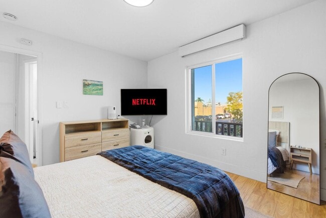 Building Photo - 4262 Wilson Ave