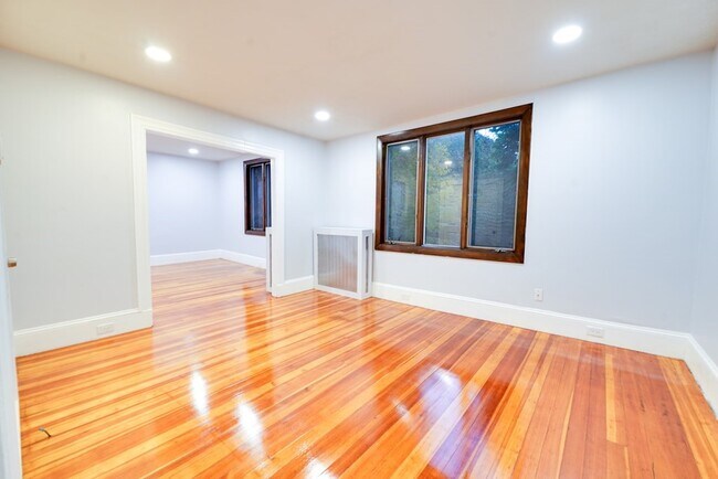 Building Photo - 115 Franklin St