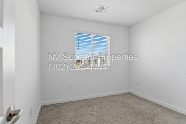 Building Photo - NW! 3 Bedroom Townhouse!! Gated!! Parks!! All Tile Floors Downstairs!! 2 Car Garage!!!