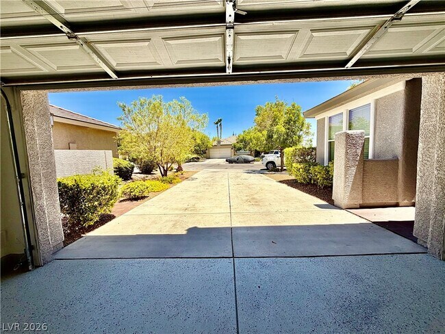 Building Photo - 3347 Chesterbrook Ct