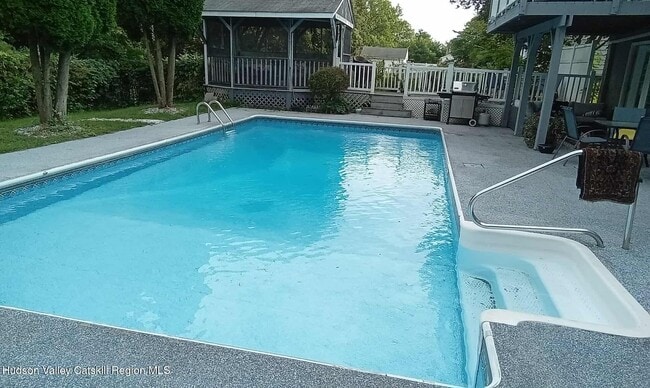 Building Photo - 60 Grant St