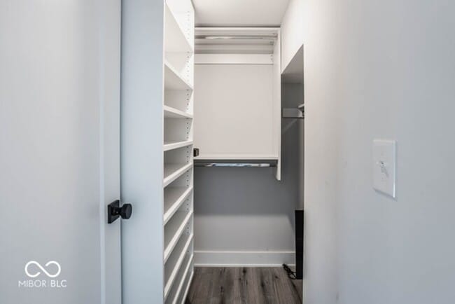 Building Photo - Beautiful townhome located off 16th and College. Pets allowed for an additional $1,000 non refund...