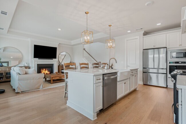 Building Photo - 3041 Shandor St