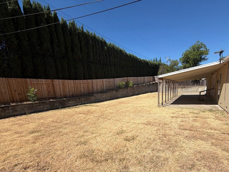 Building Photo - 8762 Kurts Ct