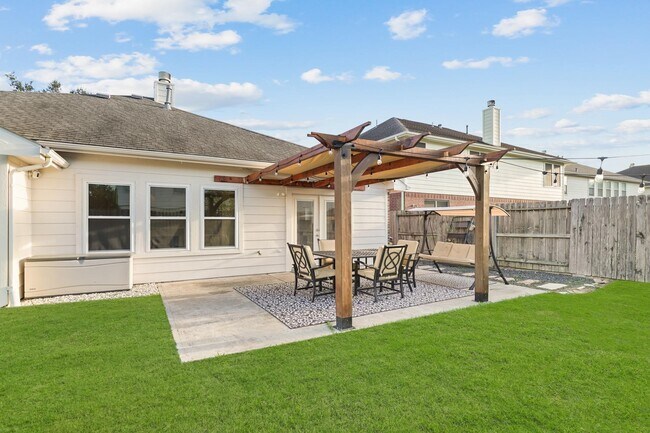 Building Photo - 2714 Crestbrook Ct