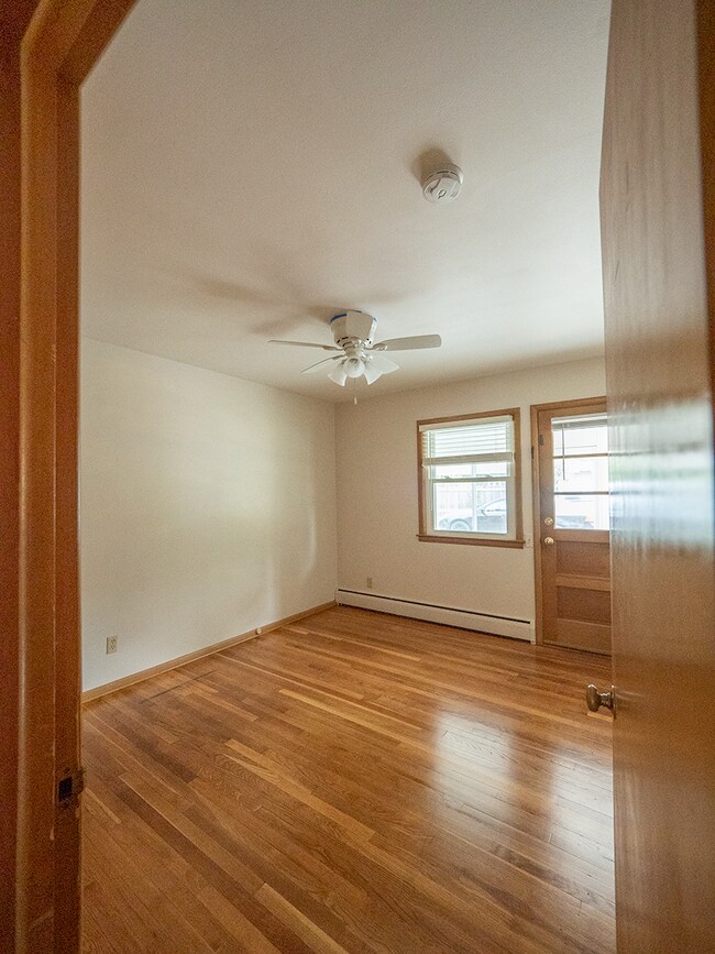 Building Photo - 513 N Midvale Blvd