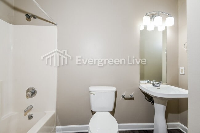 Building Photo - 245 Guinevere Ct