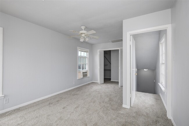 Building Photo - 1427 W 6th St