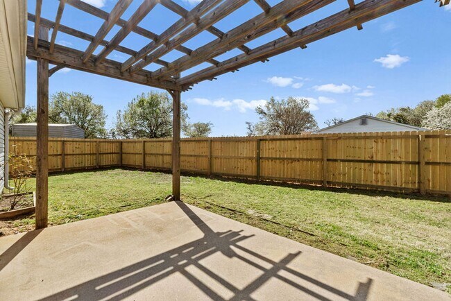 Building Photo - 110 Fox Haven Dr