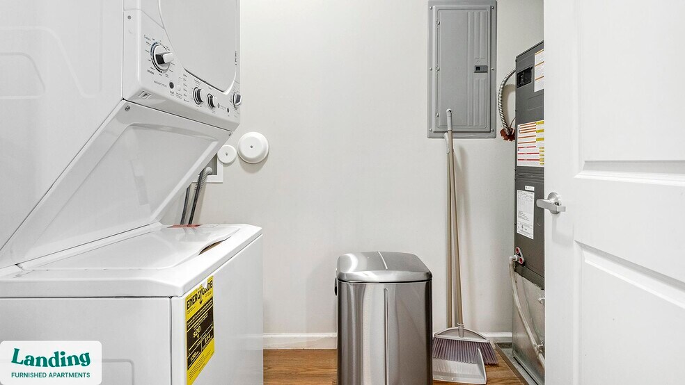 Building Photo - 4050 W Pine Blvd