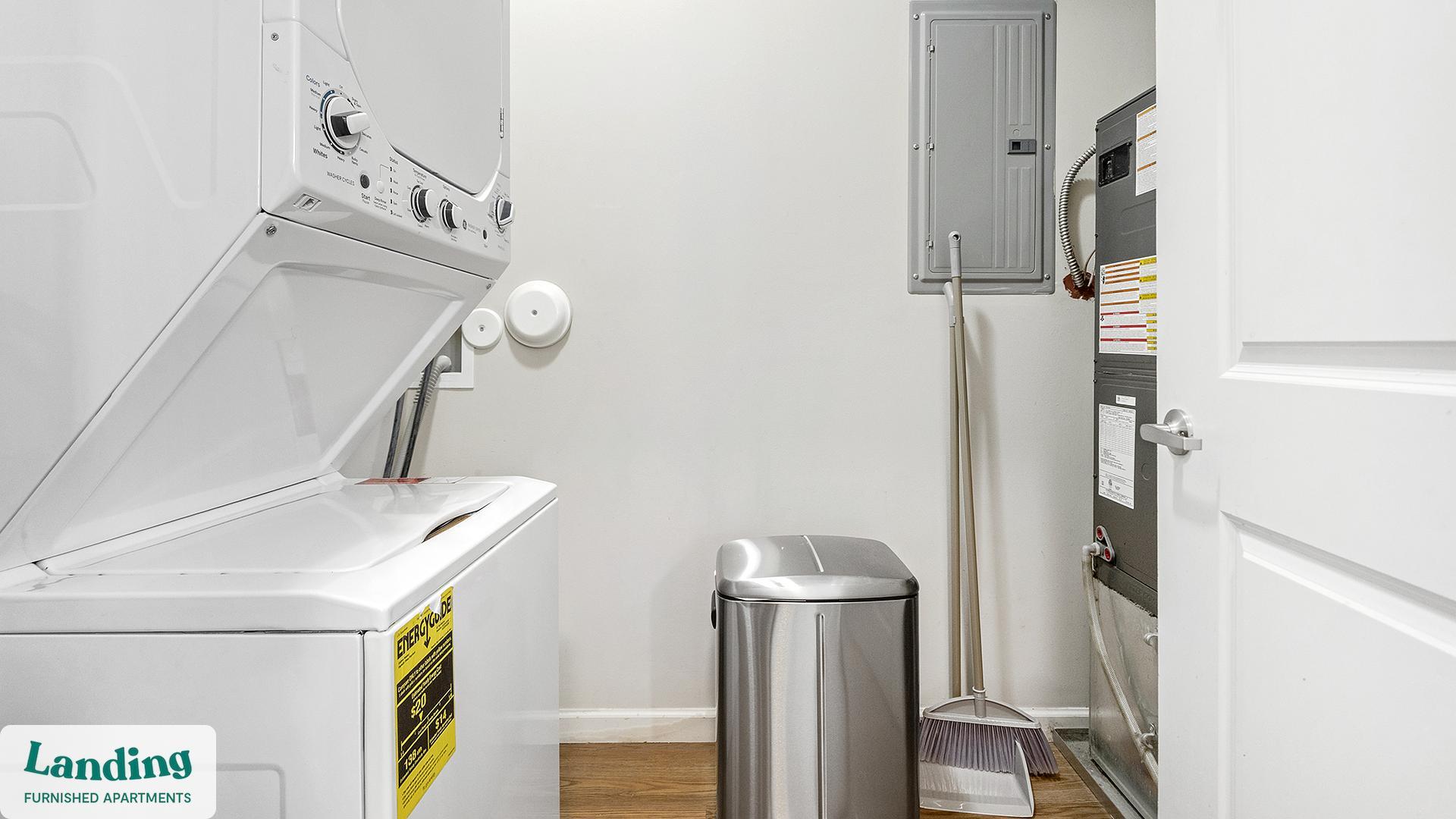 Building Photo - 4050 W Pine Blvd