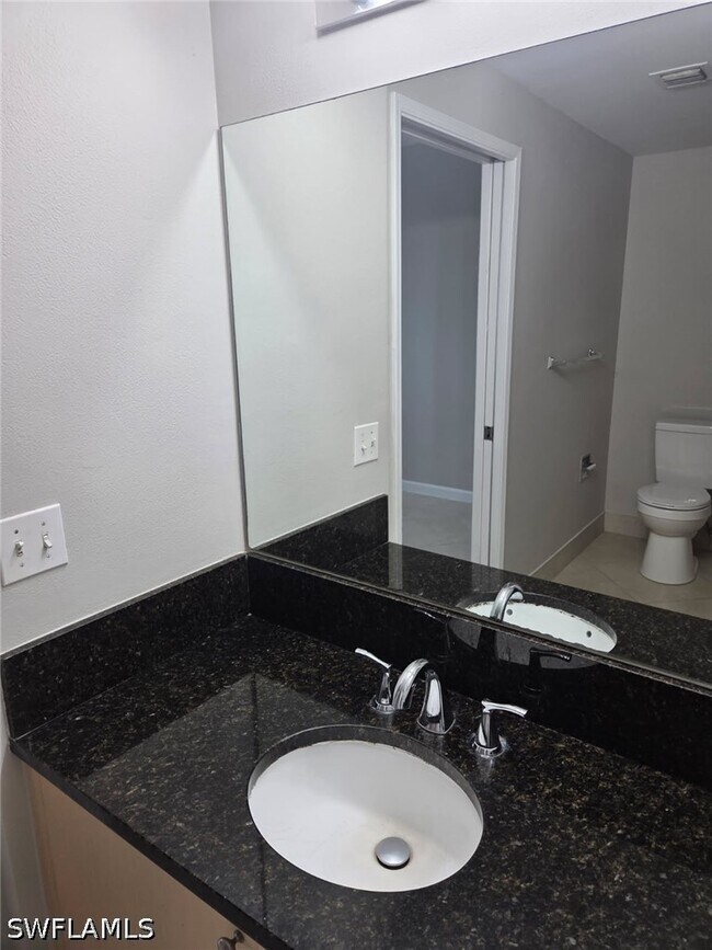 Building Photo - 1105 Reserve Ct