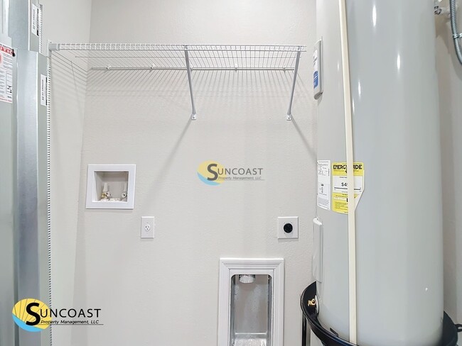 Building Photo - 11048 Reims Ave