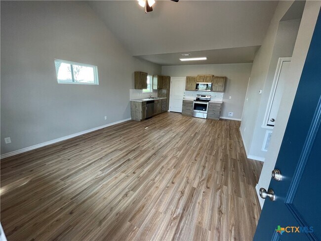 Building Photo - 1180 Fm 2623