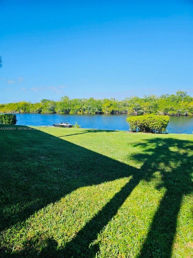 Building Photo - 1335 Mainsail Dr