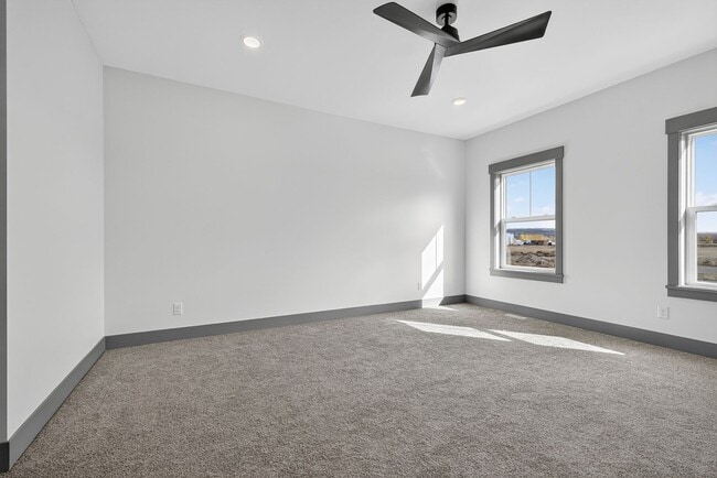 Building Photo - BRAND NEW TOWNHOME IN AMMON IDAHO 3 BED 2....