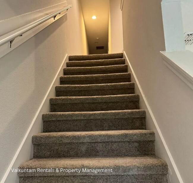 Building Photo - 370 Richmond Dr