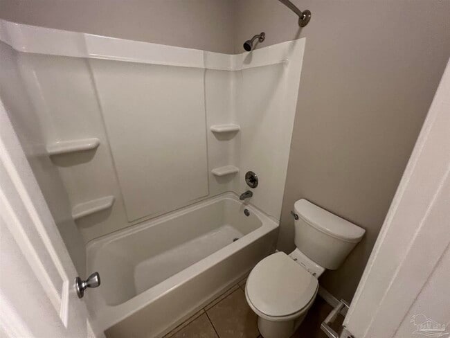 Building Photo - 9485 Sunnehanna Blvd