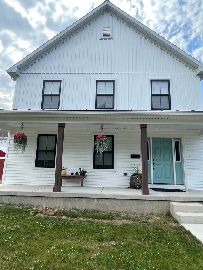 Building Photo - 17 N 5th St