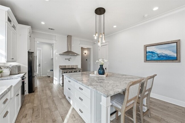 Building Photo - 10 Mariner Pass