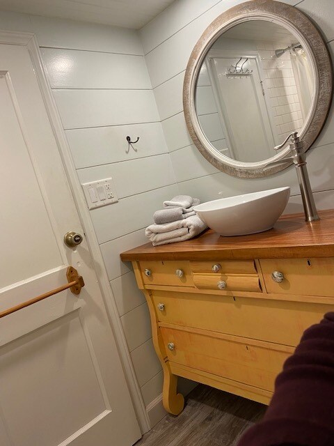 Bath - 120 W 26th St