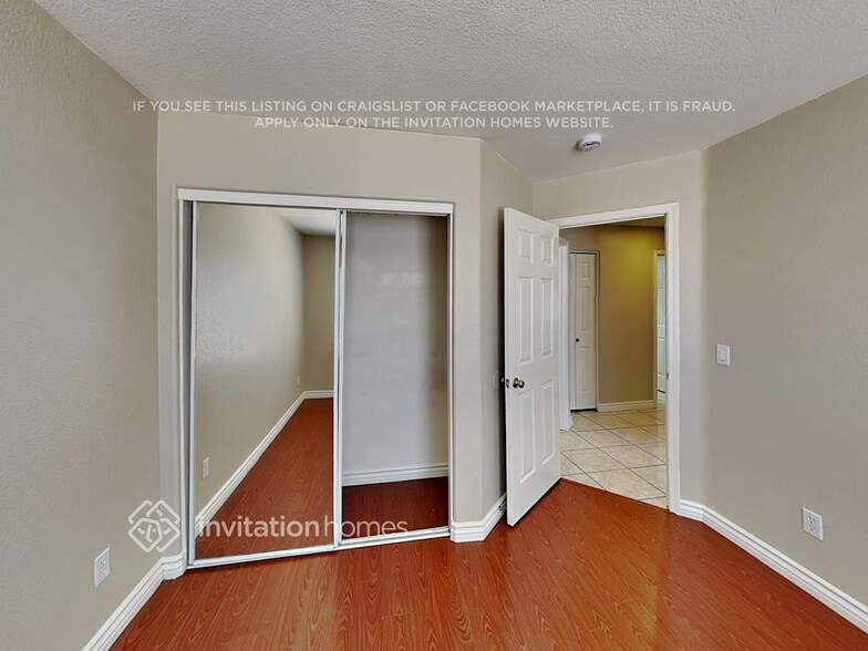 Building Photo - 1530 W St Anne Ave