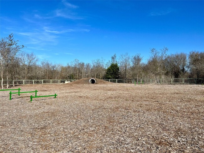 Building Photo - 9705 Evening Canopy Dr