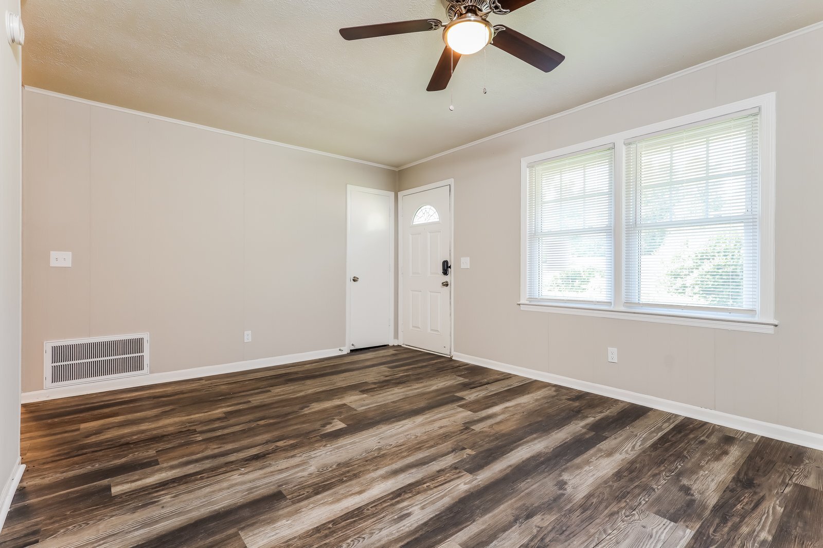 Building Photo - 5145 Burbank St