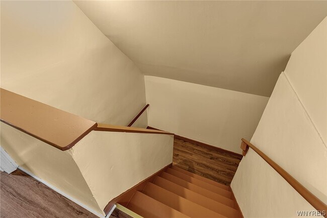 Building Photo - 37 Alsace Ave
