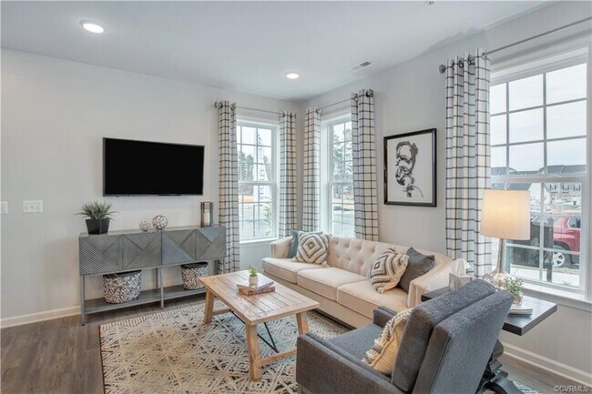 Building Photo - 806 Wesley Lane Unit A  Charlottesville, V...