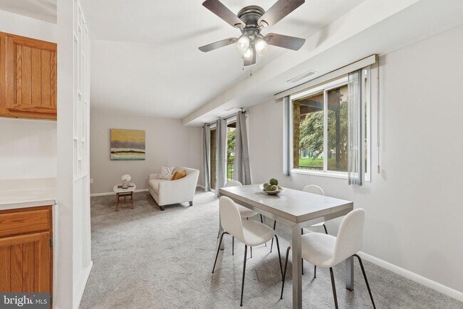 Building Photo - 5406 85th Ave