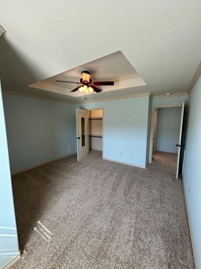 Building Photo - South College Station Townhome