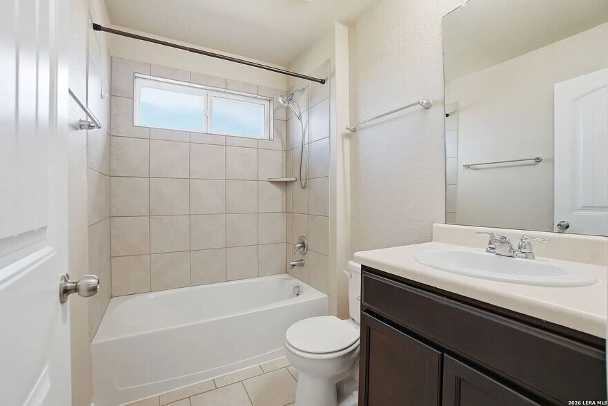 Building Photo - 8826 Palmetto Fls