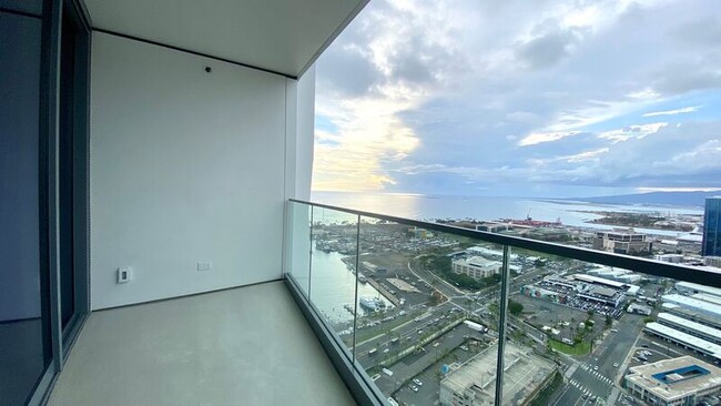 Building Photo - 1000 Auahi St
