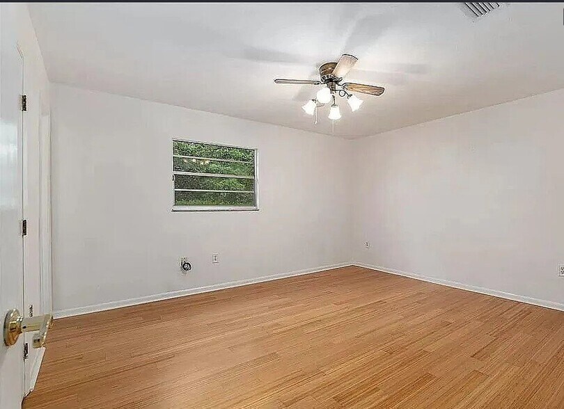 Building Photo - 4510 NW 31st Ave