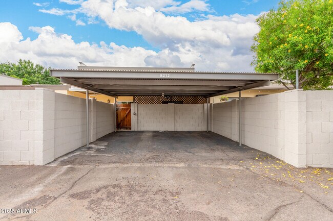 Building Photo - 8212 E Rovey Ave