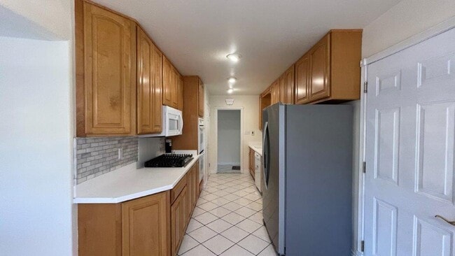 Building Photo - Concord Beautiful 4 bedroom 2 bathroom home in nice neighborhood with large yard!