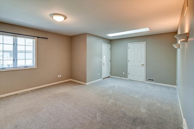 Building Photo - Beautifully updated 4 bedroom home in Southbridge, Waunakee