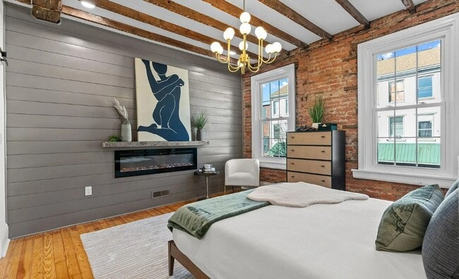 Building Photo - Coming Soon - Modern & Spacious 4 Bedroom,...