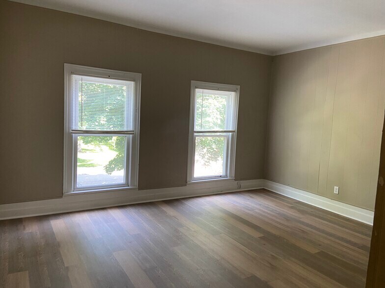 Master Bedroom - 522 Fleming St