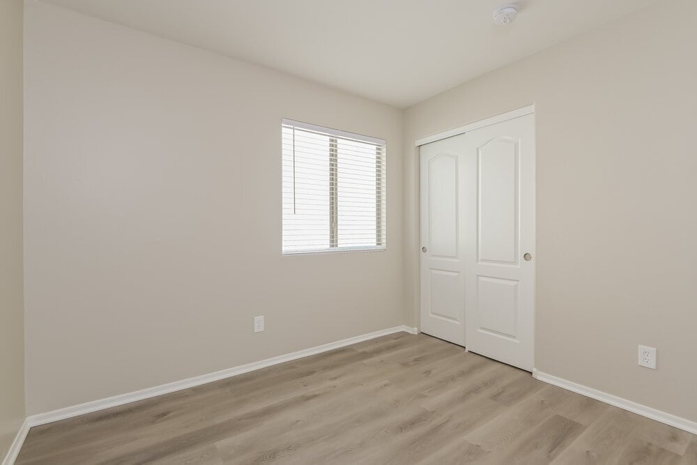 Building Photo - 660 W Cholla Crest Dr