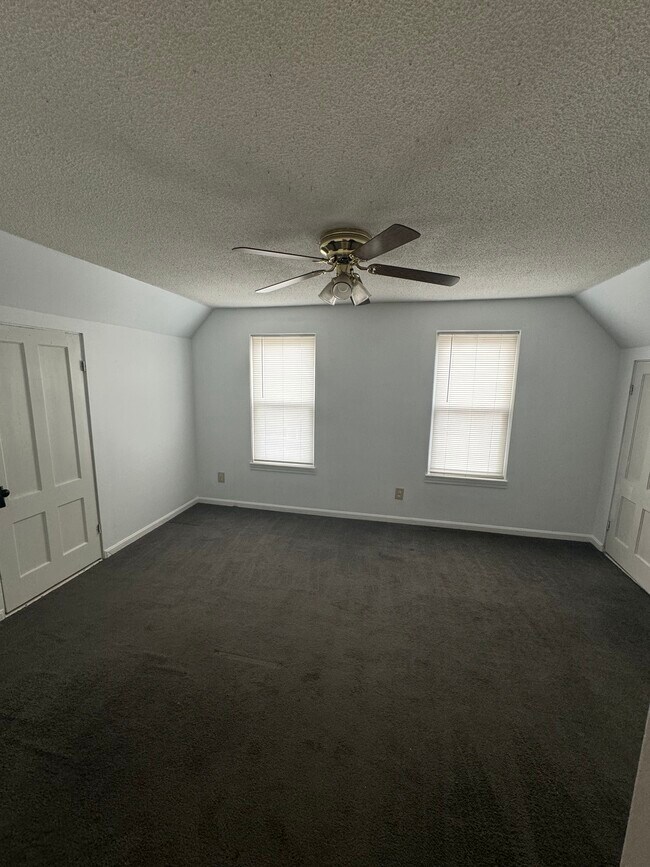 Building Photo - 238 Conant St