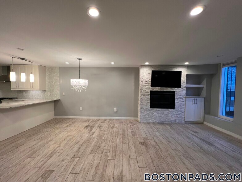 Building Photo - 469 Massachusetts Ave