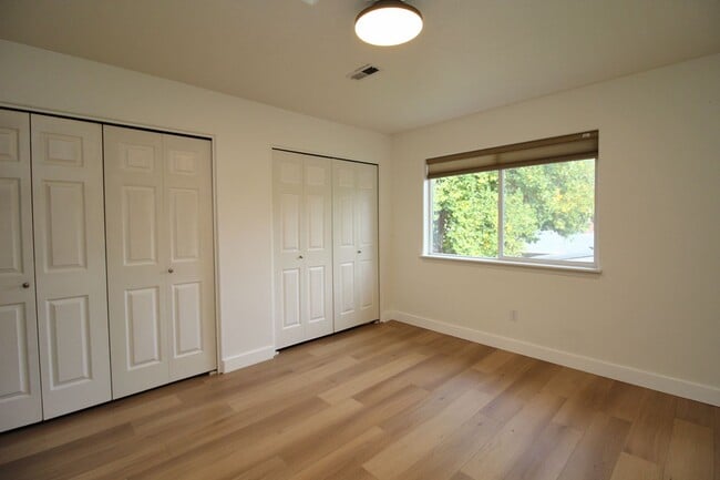 Building Photo - 8522 N Haven Ave