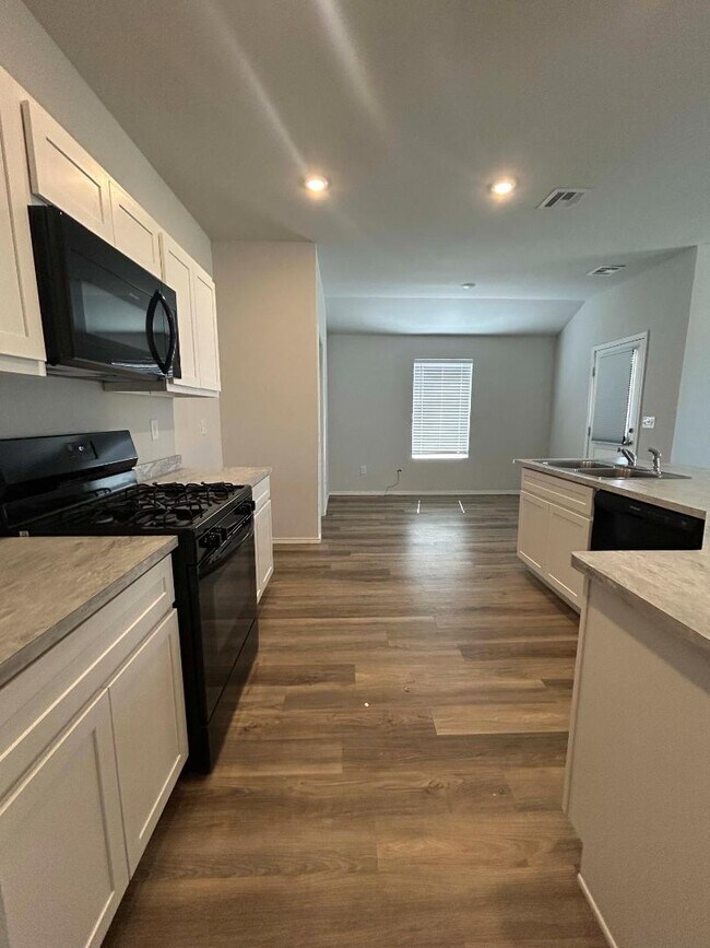 Building Photo - 9709 Laredo Ln