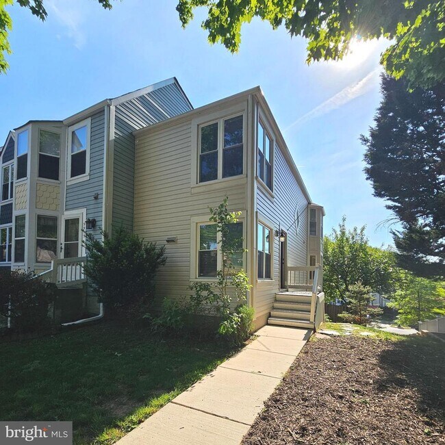 Building Photo - 5911 Sir Cambridge Way