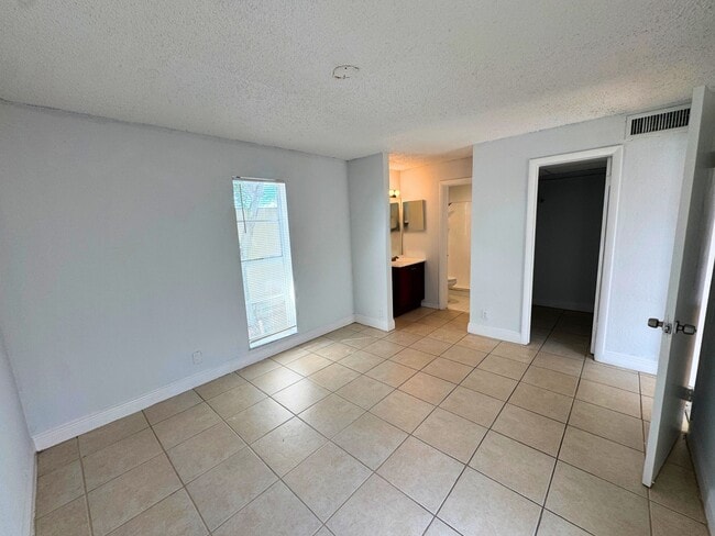 Building Photo - 4459 Treehouse Ln