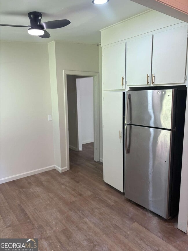 Building Photo - 4049 Villa Ave