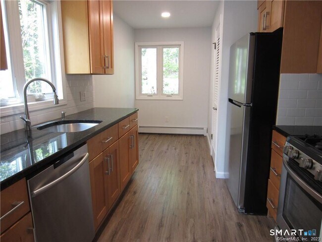 Building Photo - 8 Staunton Ct